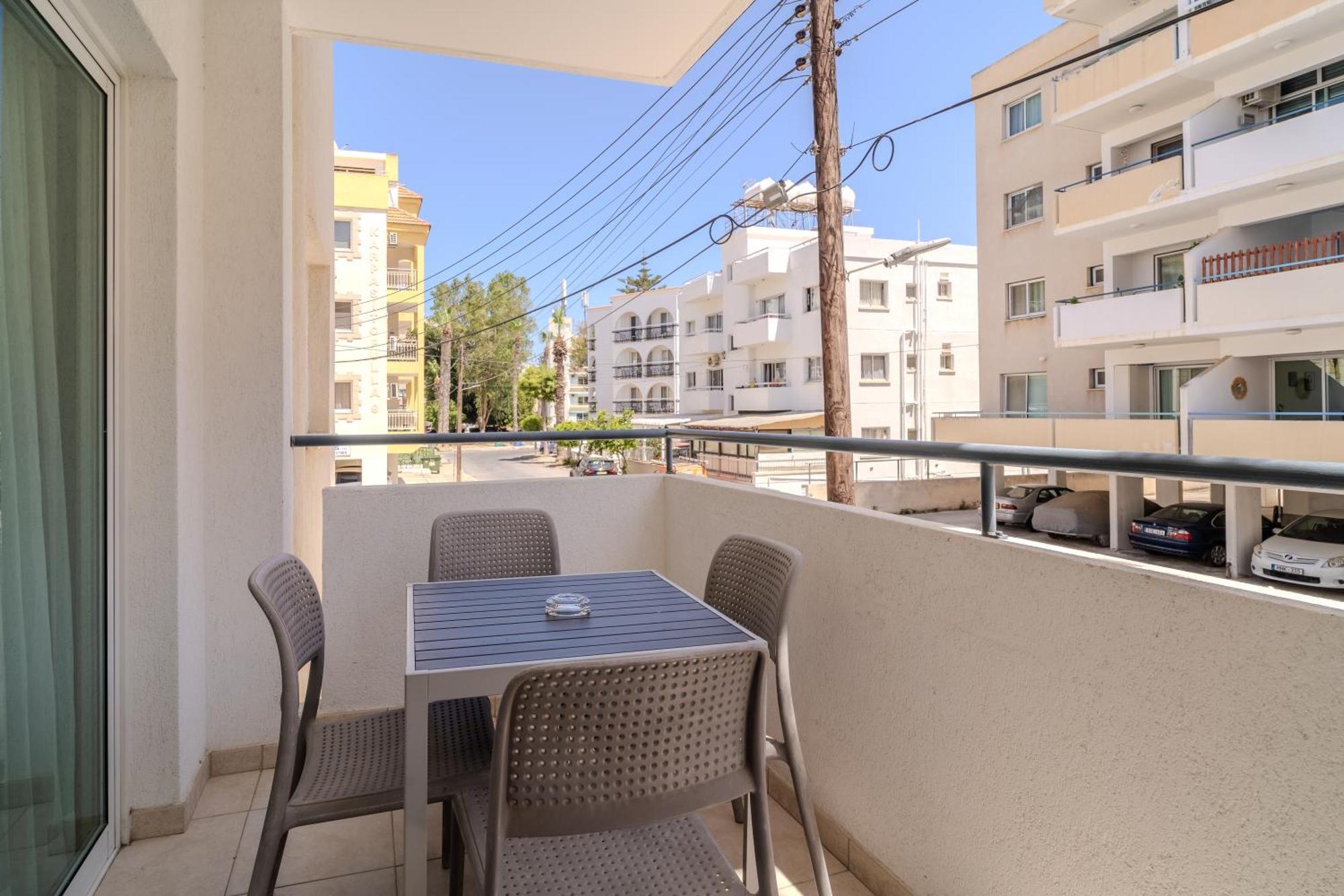 Helios Mackenzie One Bedroom Flat Larnaca Dış mekan fotoğraf